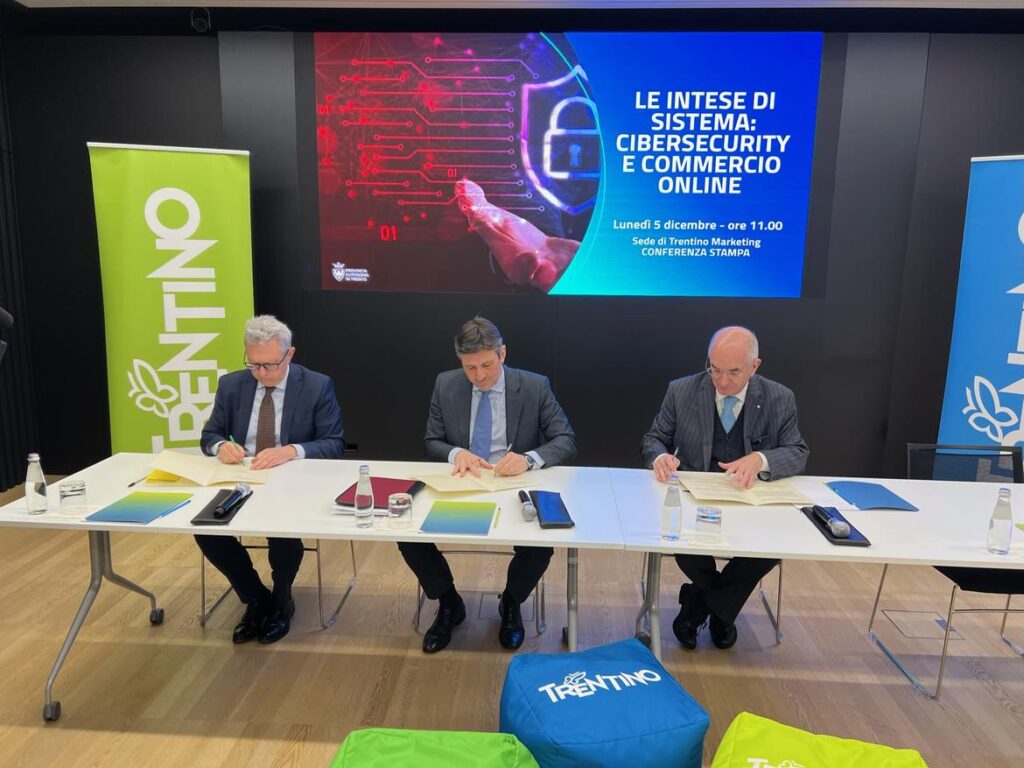 La firma del protocollo cybersicurezza fra Trentino Digitale, PAT e Confindustria