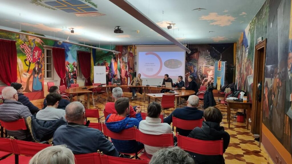 Castel Condino - incontro sull'arrivo della fibra ottica e opportunità di crescita