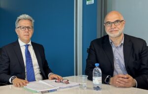 Il presidente Carlo Delladio e il direttore generale Kussai Shahin alla presentazione del Bilancio 2023 di Trentino Digitale