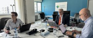 Un momento dei lavori dell'assemblea dei soci di Trentino Digitale. Al centro il presidente uscente, Carlo Delladio